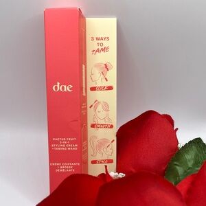 NEW DAE Hair Cactus Fruit 3-In-1 Styling Cream & Taming Wand .6oz